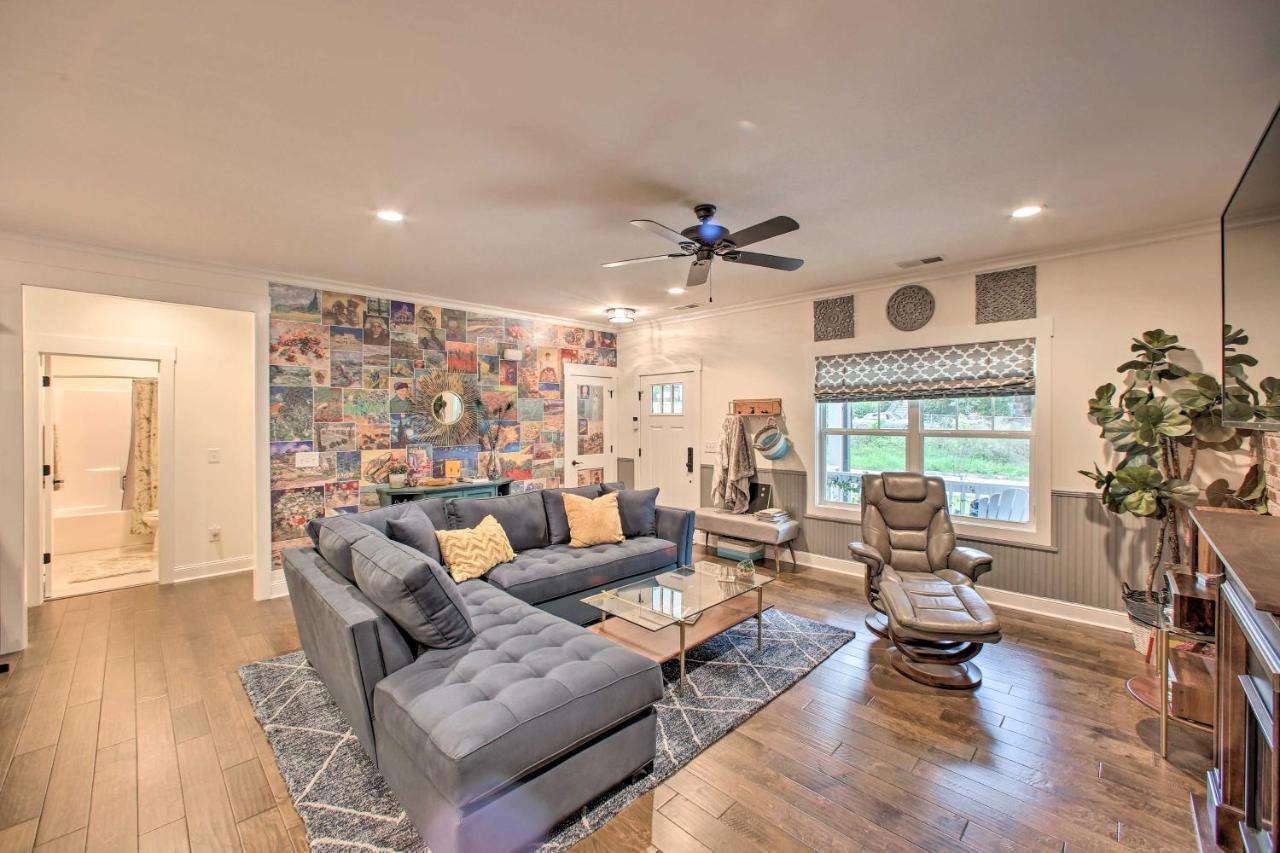 Luxe Greenville Retreat, 2 Mi To Downtown! Bagian luar foto